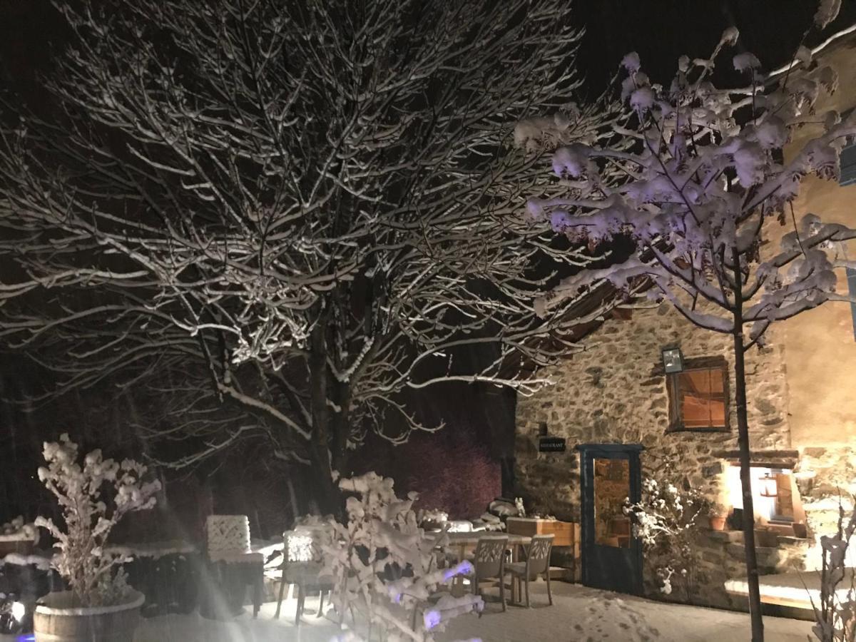 Cal Xandera Hotel Angoustrine Bagian luar foto