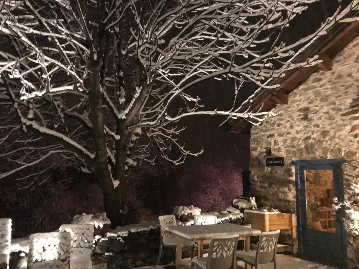 Cal Xandera Hotel Angoustrine Bagian luar foto